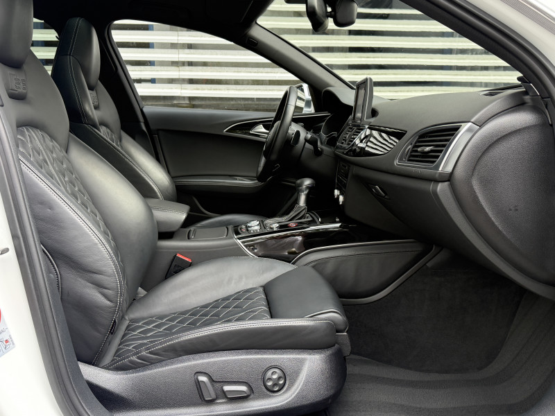 AUDI S6 AVANT - Photo 14