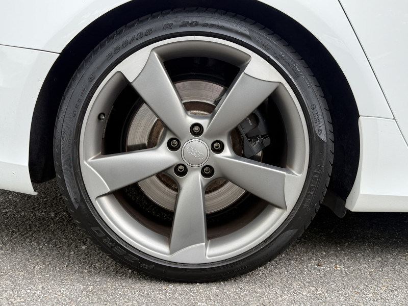 AUDI S6 AVANT - Photo 17