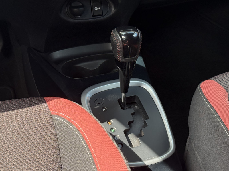 TOYOTA YARIS - Photo 11