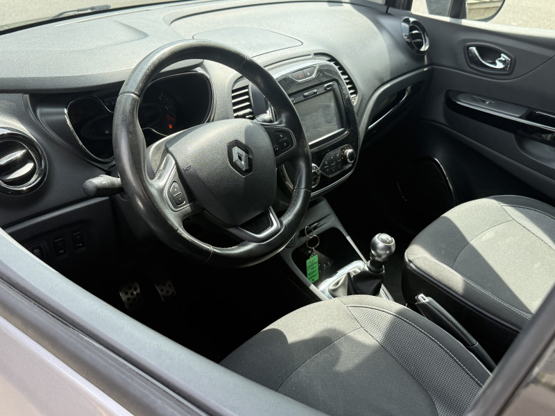 RENAULT CAPTUR - Photo 2