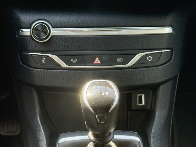 PEUGEOT 308 - Photo 10