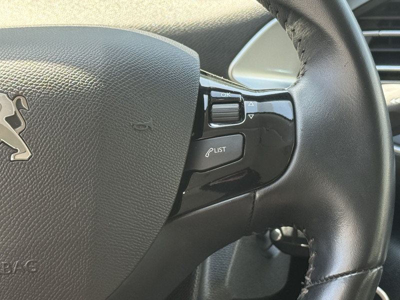 PEUGEOT 308 - Photo 8
