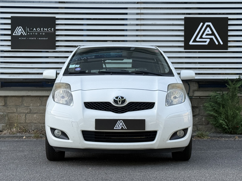 TOYOTA YARIS - Photo 2