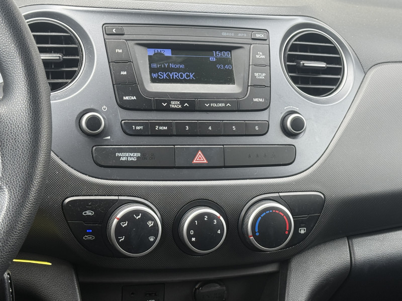 HYUNDAI I10 - Photo 8