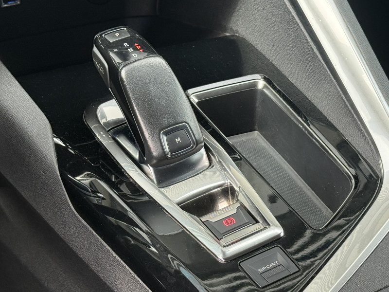PEUGEOT 5008 - Photo 15