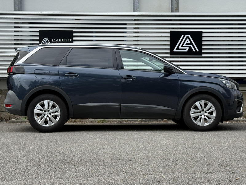 PEUGEOT 5008 - Photo 19