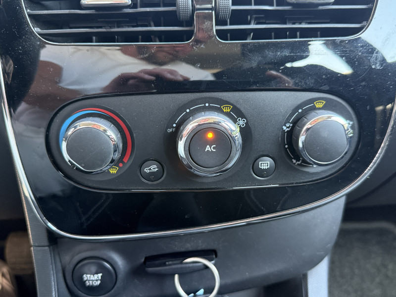RENAULT CLIO IV - Photo 15