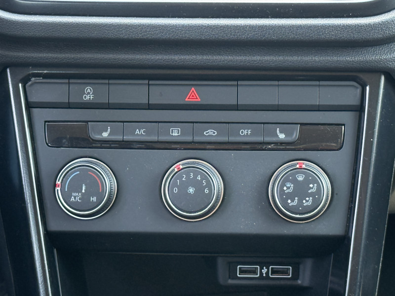 VOLKSWAGEN T-ROC - Photo 13