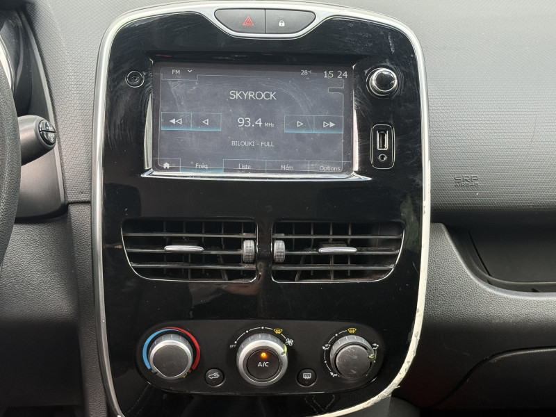 RENAULT CLIO IV - Photo 12