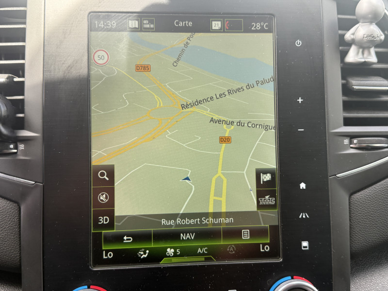 RENAULT MEGANE IV - Photo 16