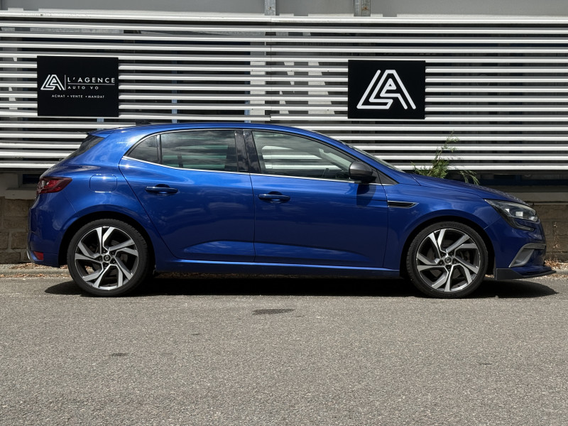 RENAULT MEGANE IV - Photo 17