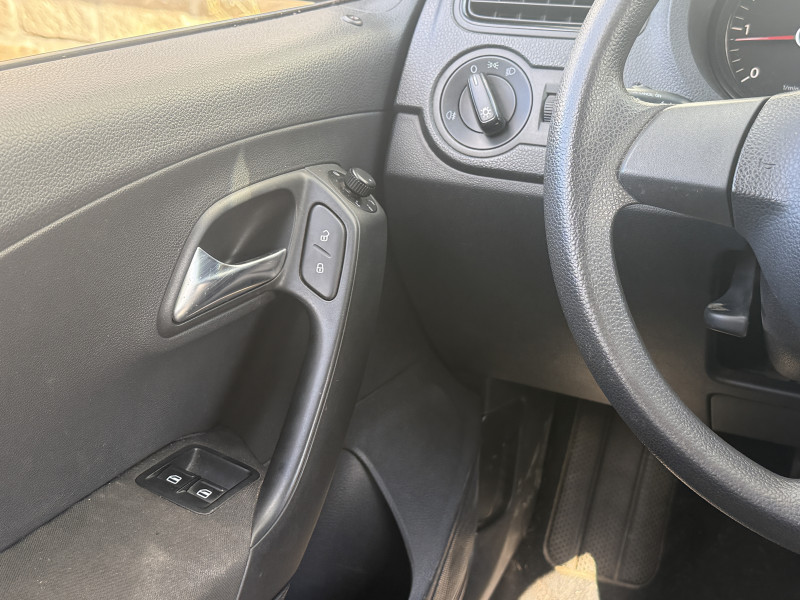 VOLKSWAGEN POLO - Photo 9