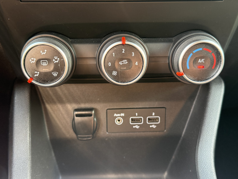 RENAULT CLIO V - Photo 13