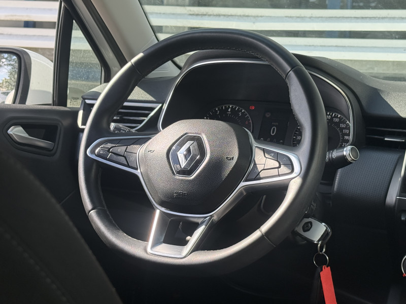 RENAULT CLIO V - Photo 8