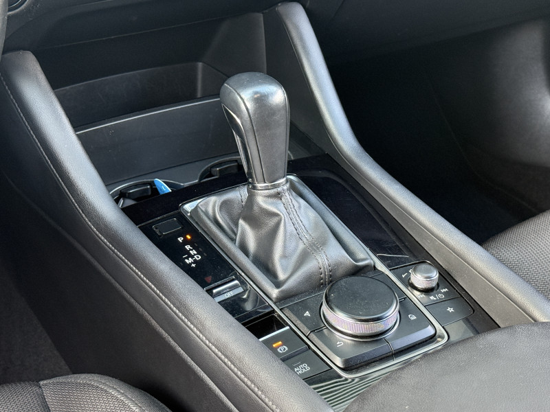 MAZDA MAZDA 3 - Photo 10