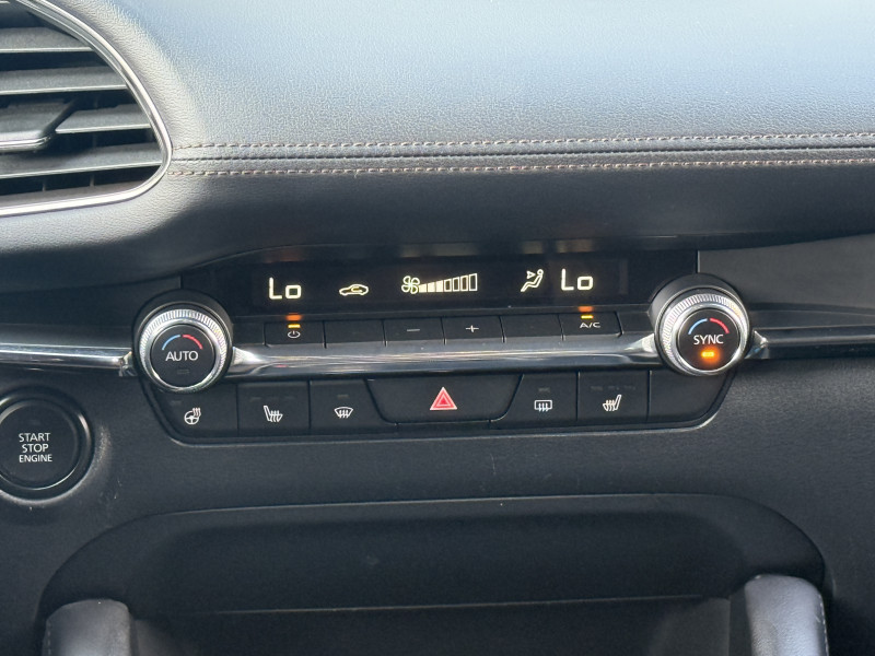 MAZDA MAZDA 3 - Photo 11
